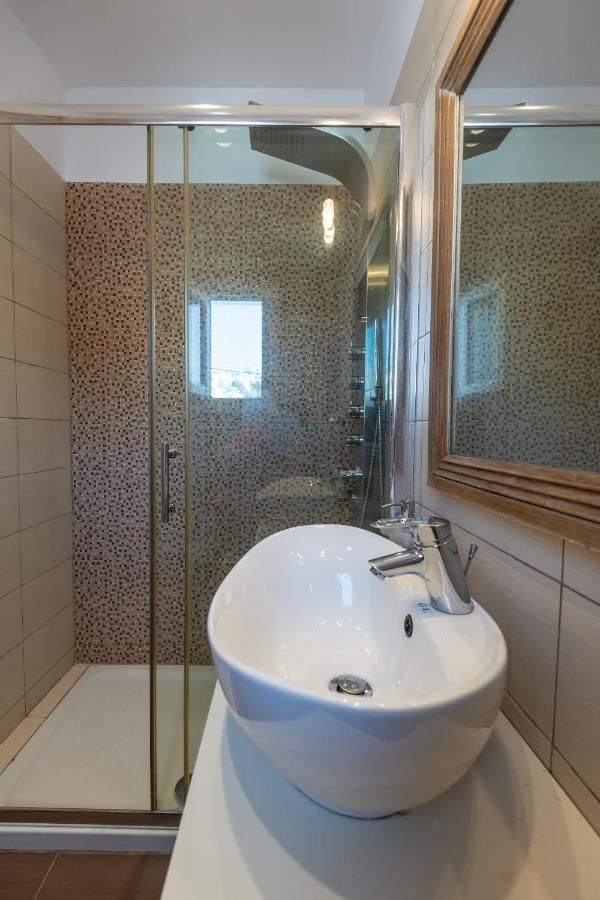 Niriides Luxury Studios Astypálaia 外观 照片